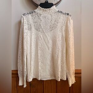 Beautiful Lace High-Neck lined Blouse in white, elastic wrists, keyhole in back